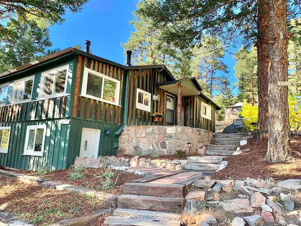 Charming 1924 cabin. A hand rail has been added along the stairway (though not included in this photo)