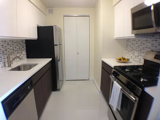 Rented by Kahen Properties | media 58