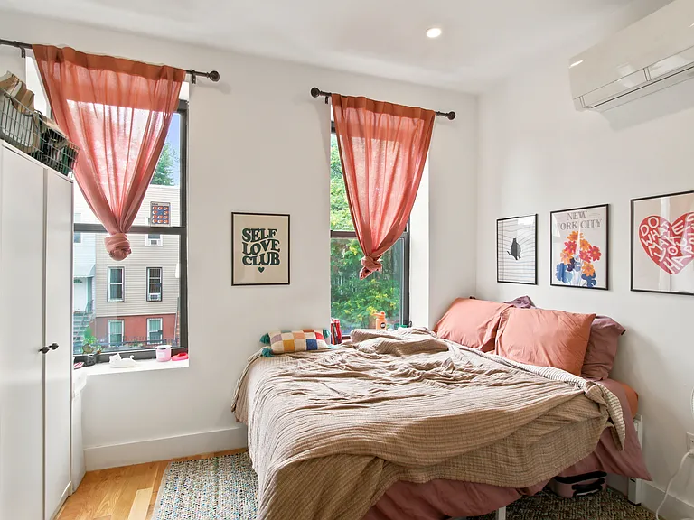 226 Moffat St #2F — Photo 8