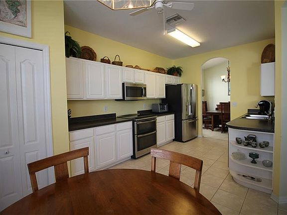 4th image of 8106 Moccasin Trail Dr