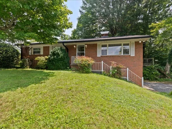 549 Country Club Rd, Brevard, NC 28712