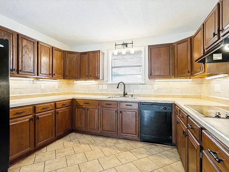4407 Sun Vista Ln — Photo 9