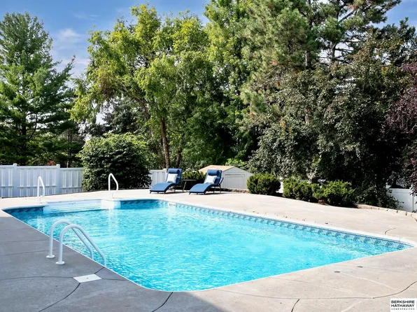 13406 Erskine St, Omaha, NE 68164