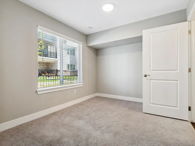 Creekline Townhomes — Photo 38