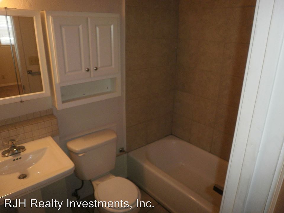 2nd image of 307 S 6th St #A