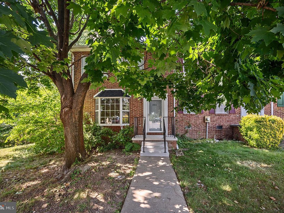 1st image of 301 Waterford Ln