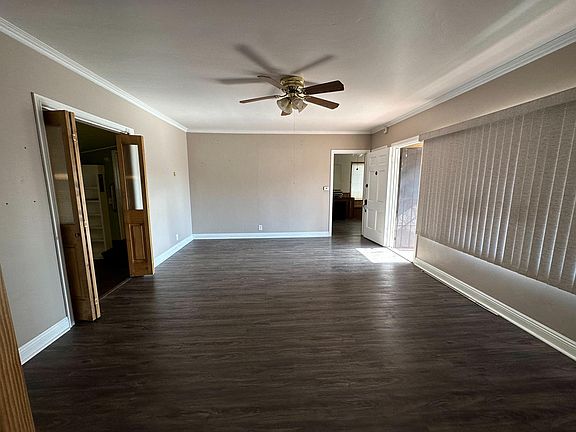 3rd image of 1519 E Market St