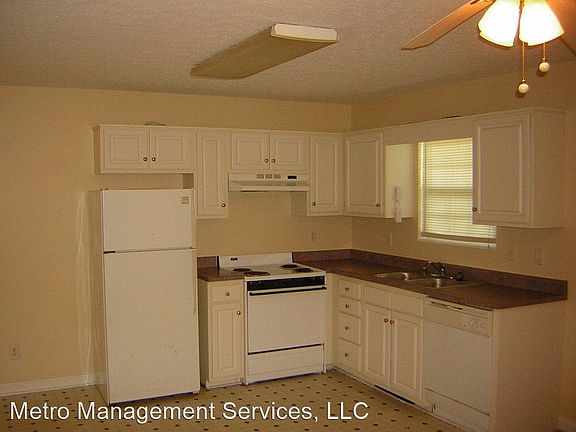 2nd image of 492 Joy Ave APT 3