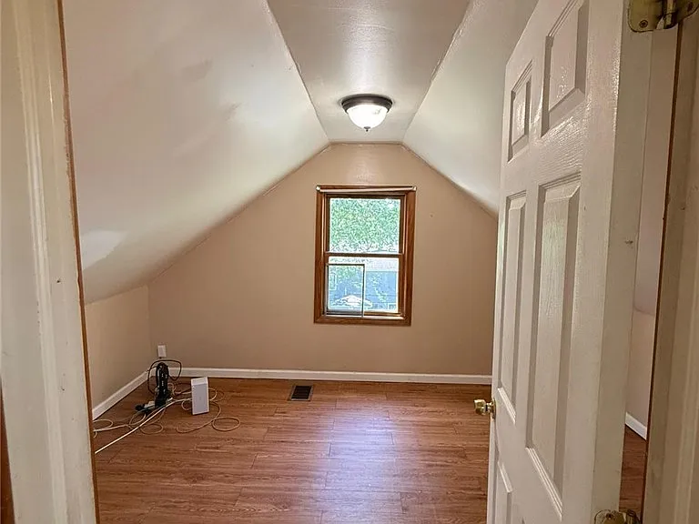 21 Amber St #UPPER — Photo 13