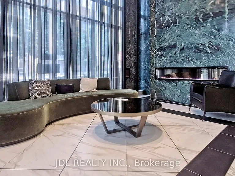 89 McGill St #2404 — Photo 19