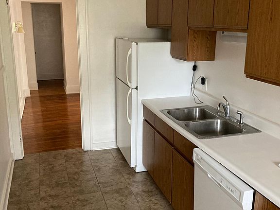 3rd image of 322 Calkins Ave SE #3