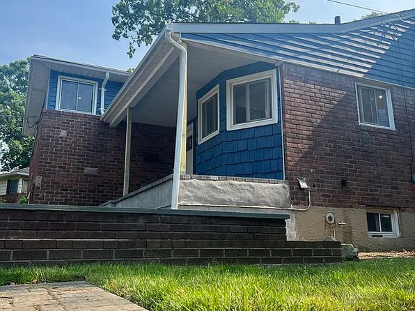 632 Bond Ct, Merrick, NY 11566