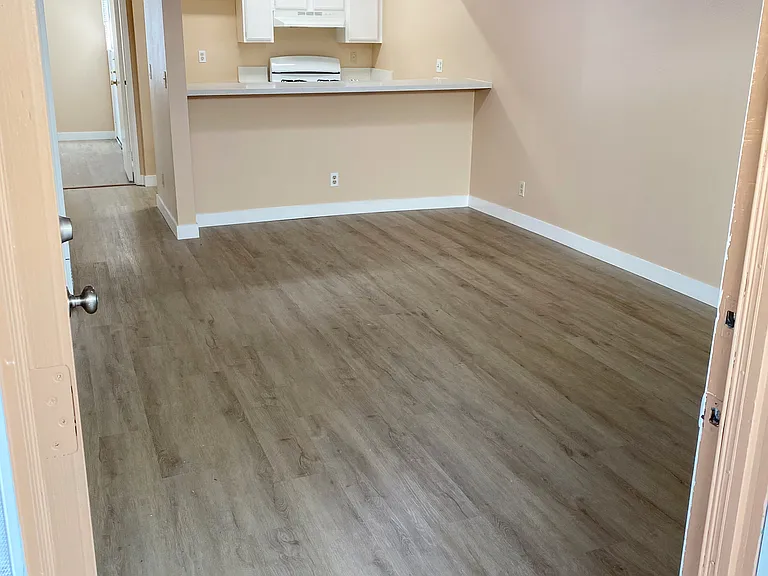 2475 Cedar Ave #C — Photo 2