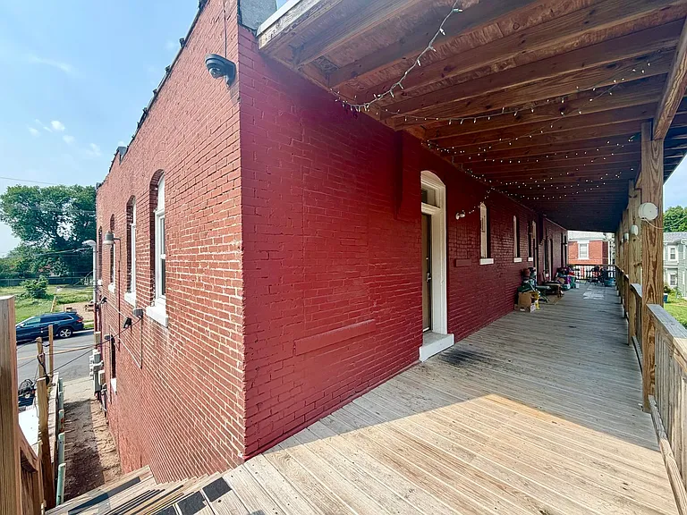 2202 Lexington Ave #A — Photo 3