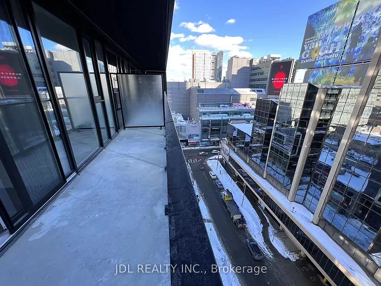 20 Edward St N #805 — Photo 11