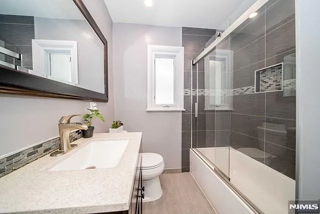 66 Short Pl — Photo 10