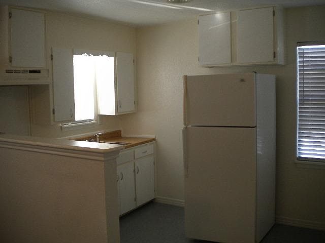 2nd image of 205 Dewald St