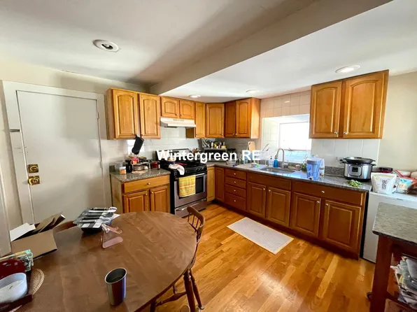 42 Sewall St, Somerville, MA