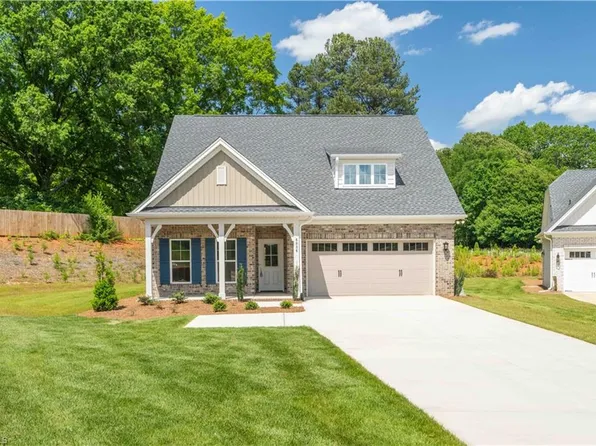 6036 Haywood St, Clemmons, NC 27012