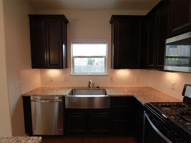 9304 Lost Bridge Ln — Photo 12
