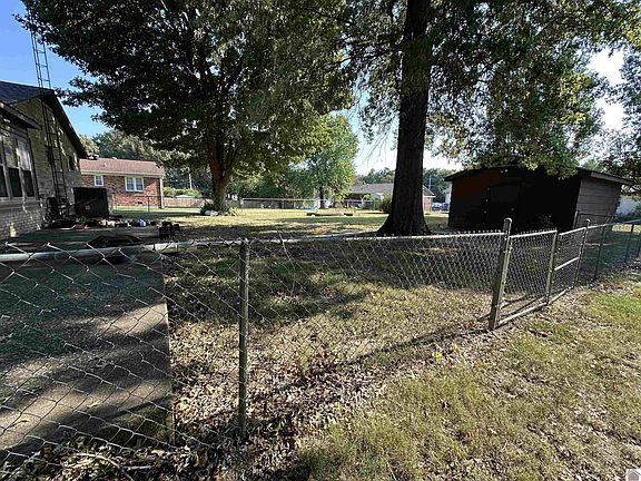 4th image of 1407 Mockingbird Ln