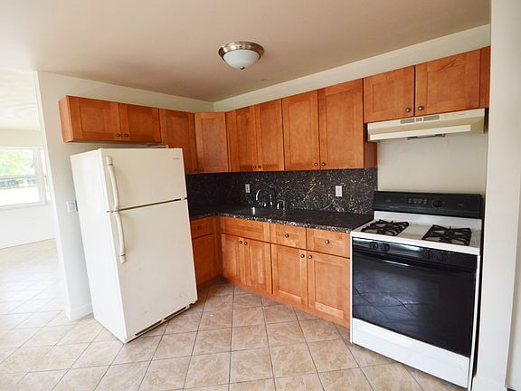 5th image of 302 N A St