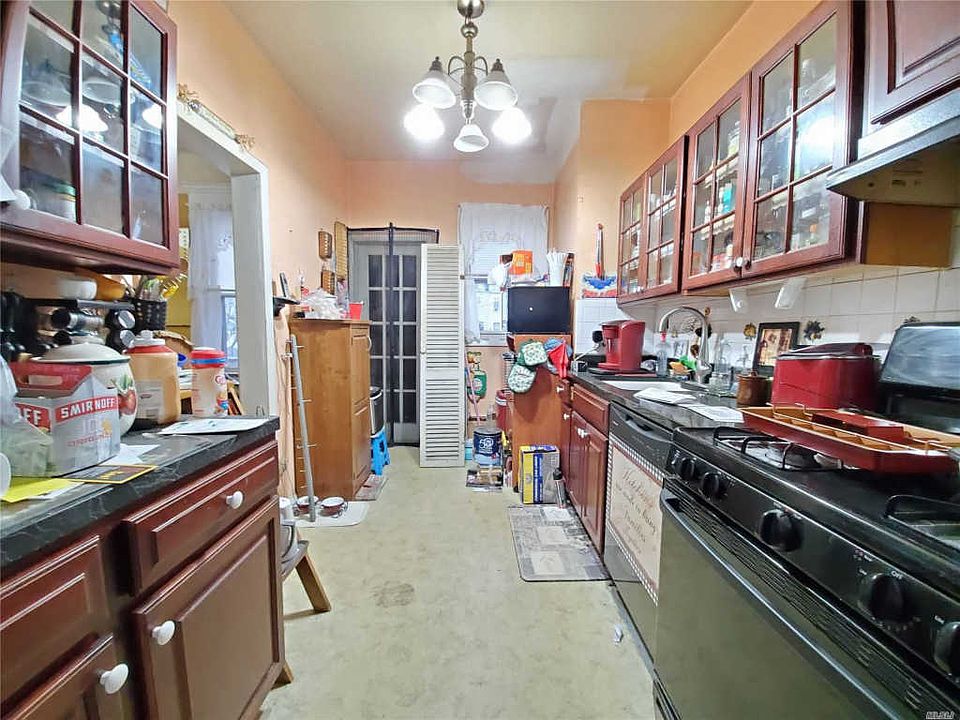 2nd image of 107-41 110th St #107-41