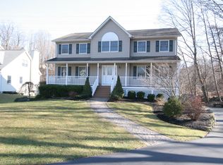 2 Anna Ct, Stony Pt, NY 10980