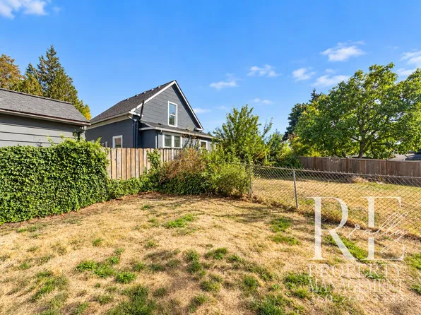902 Pleasant Ave, Bremerton, WA