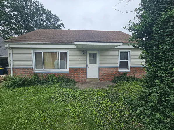50 Young Dr, Saint Louis, MO 63135