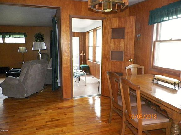4th image of 23688 Lake Dr