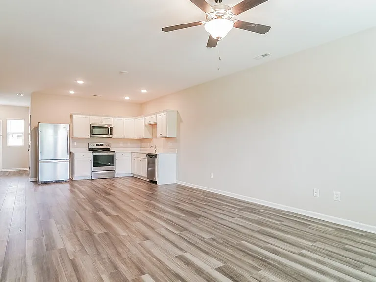636 Wendell Falls Pkwy — Photo 4