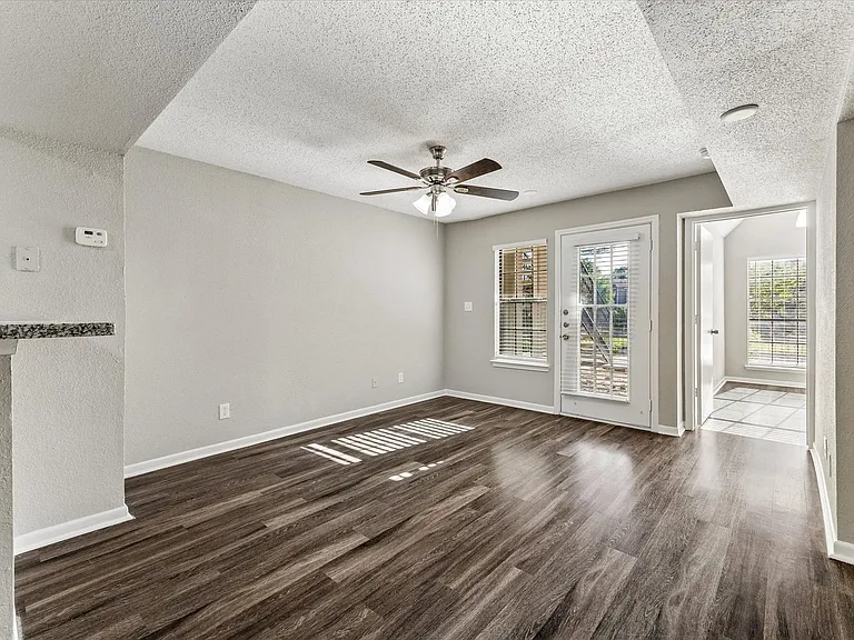 Grove at White Oak — Photo 44