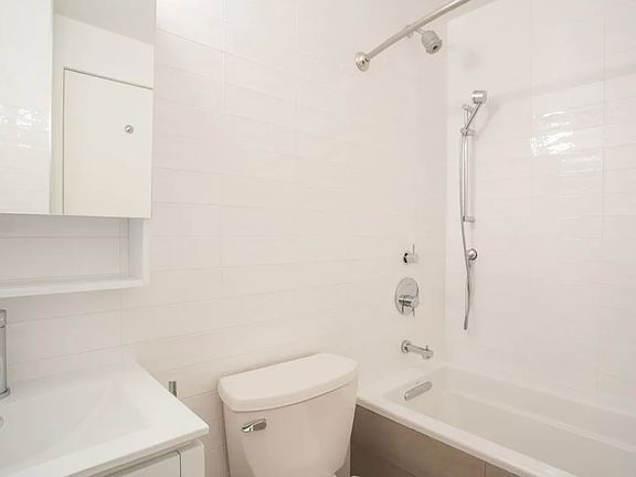 5th image of 221 E 82nd St APT 4B