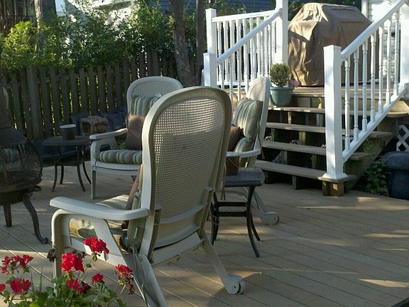 Lower tier of trex deck