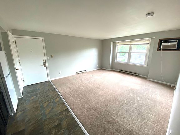 5th image of 315 Wood St #3