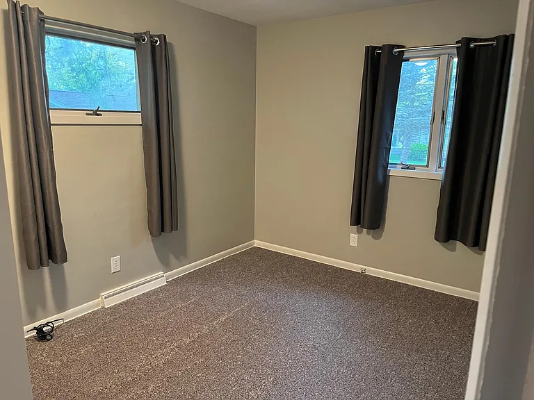 1515 Lincoln Ct — Photo 9