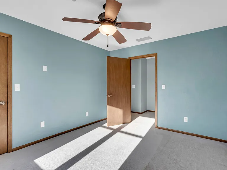 14810 E Castle Dr — Photo 16