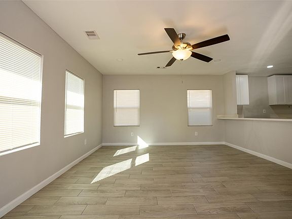 4th image of 3543 Charleston St