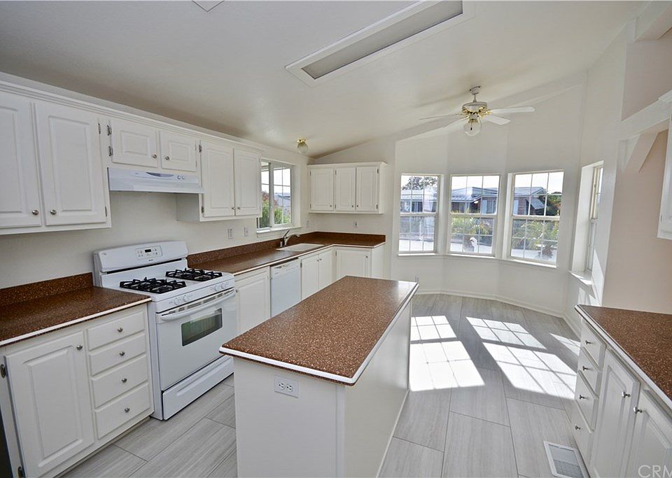 1st image of 28952 Calle Del Buho