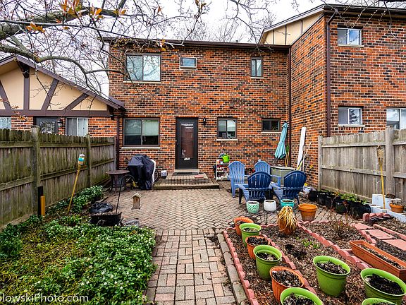 4th image of 1S171 Dillon Ln