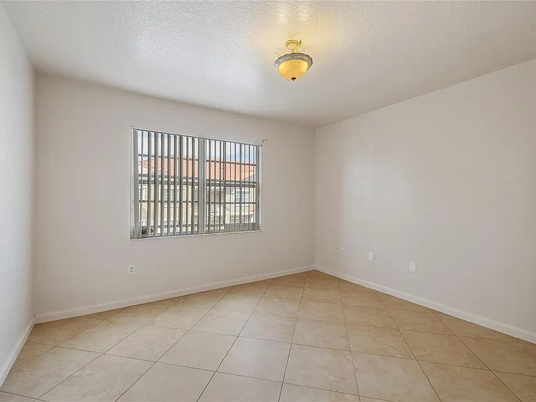 1204 Belmont Ln #1204 — Photo 13