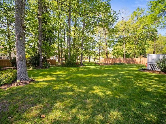 3rd image of 102 Nansemond Turn
