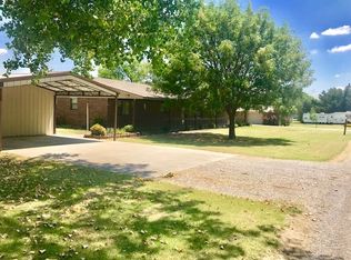109 NE Creek Rd, Apache, OK 73006