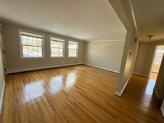 Sedgwick & Woodrow Apartments — Photo 33