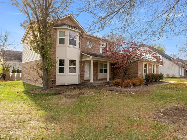37829 Stableview Dr, Farmington Hills, MI 48335