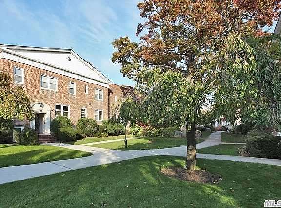 3rd image of 195 N Village Ave APT 4C