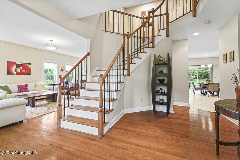 3rd image of 4056 Windsor Drive