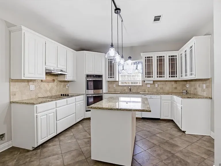 10375 Old Field Rd — Photo 3