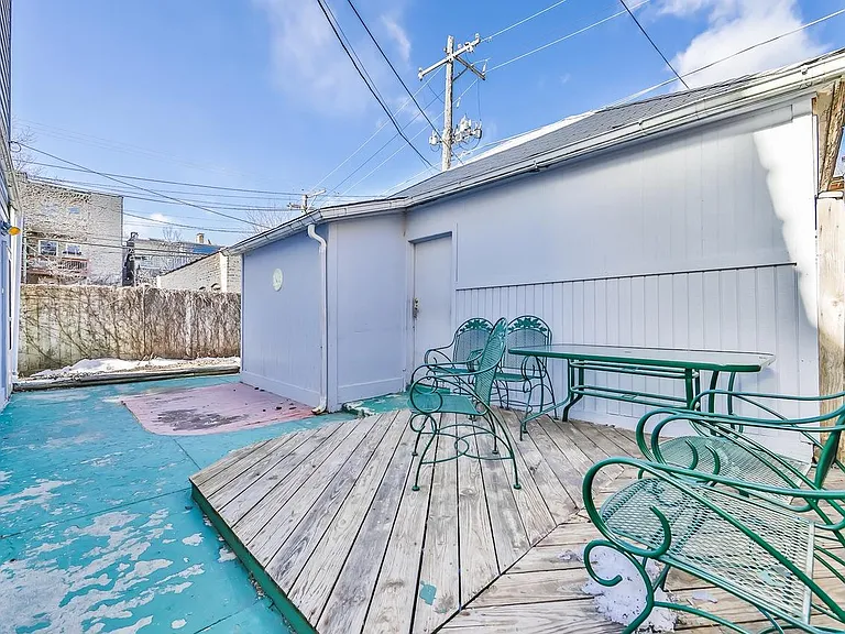 1458 W Belle Plaine Ave — Photo 31